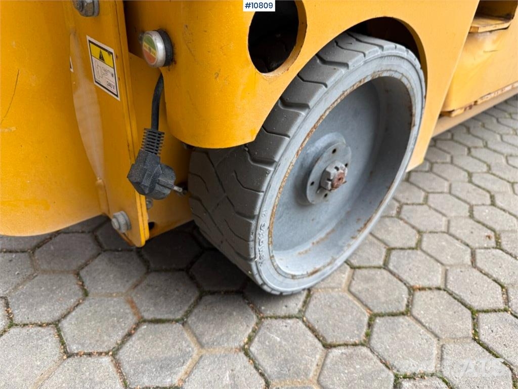 Haulotte Compact 10N Scissor Lift Škarjaste dvižne ploščadi