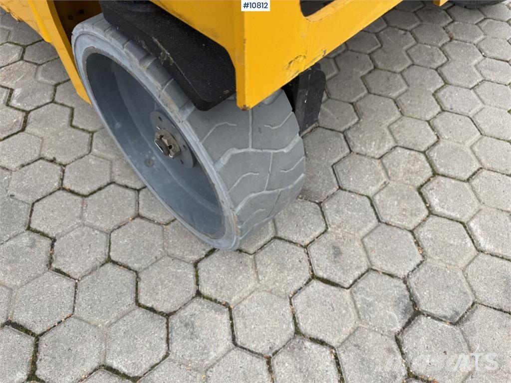 Haulotte Compact 12 Scissor Lift Käärtõstukid