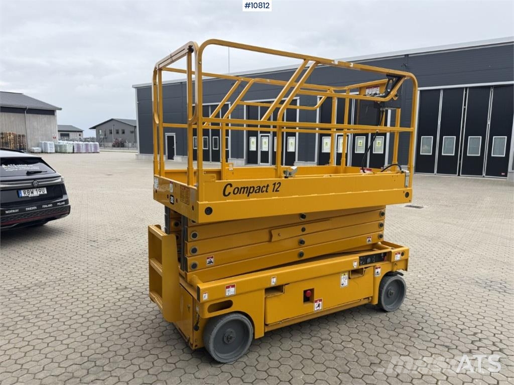 Haulotte Compact 12 Scissor Lift Käärtõstukid