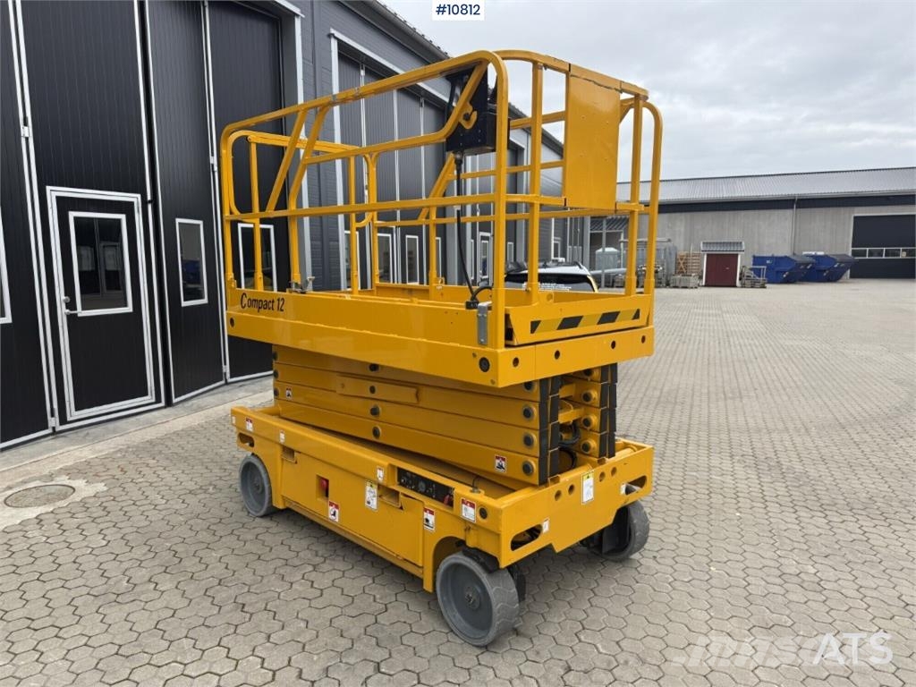 Haulotte Compact 12 Scissor Lift Käärtõstukid