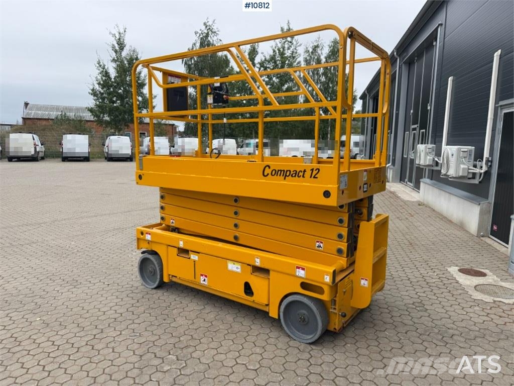 Haulotte Compact 12 Scissor Lift Käärtõstukid