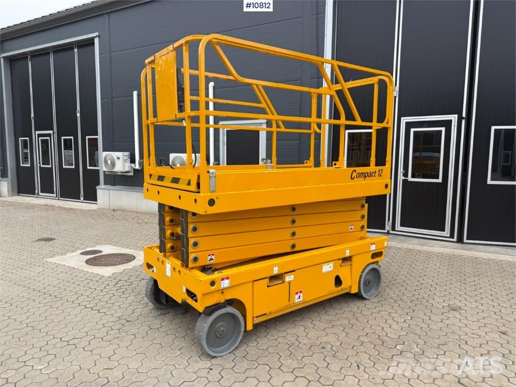 Haulotte Compact 12 Scissor Lift Käärtõstukid