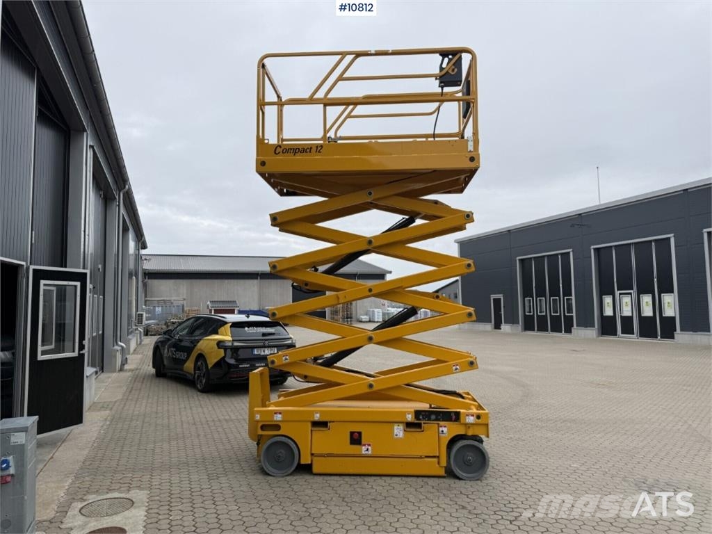 Haulotte Compact 12 Scissor Lift Käärtõstukid