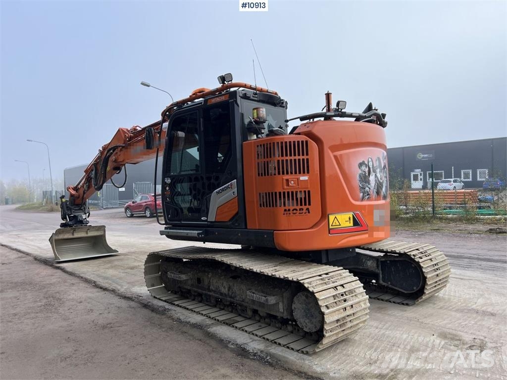 Hitachi ZX135US-7 Crawler Excavator with Attachments Bagri goseničarji