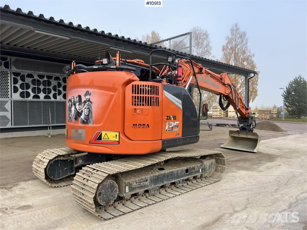 Hitachi ZX135US-7 Crawler Excavator with Attachments Bagri goseničarji