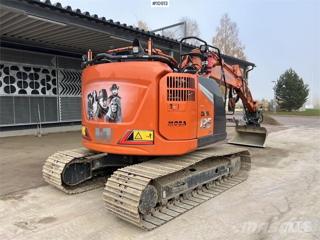 Hitachi ZX135US-7 Crawler Excavator with Attachments Bagri goseničarji