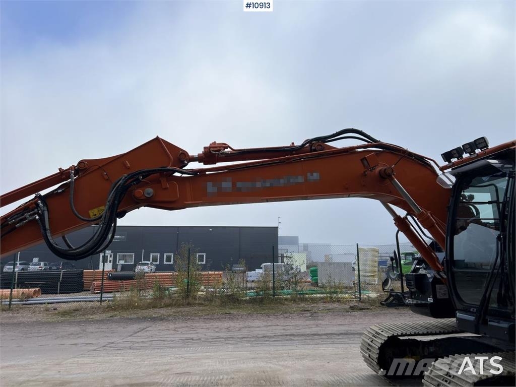 Hitachi ZX135US-7 Crawler Excavator with Attachments Bagri goseničarji