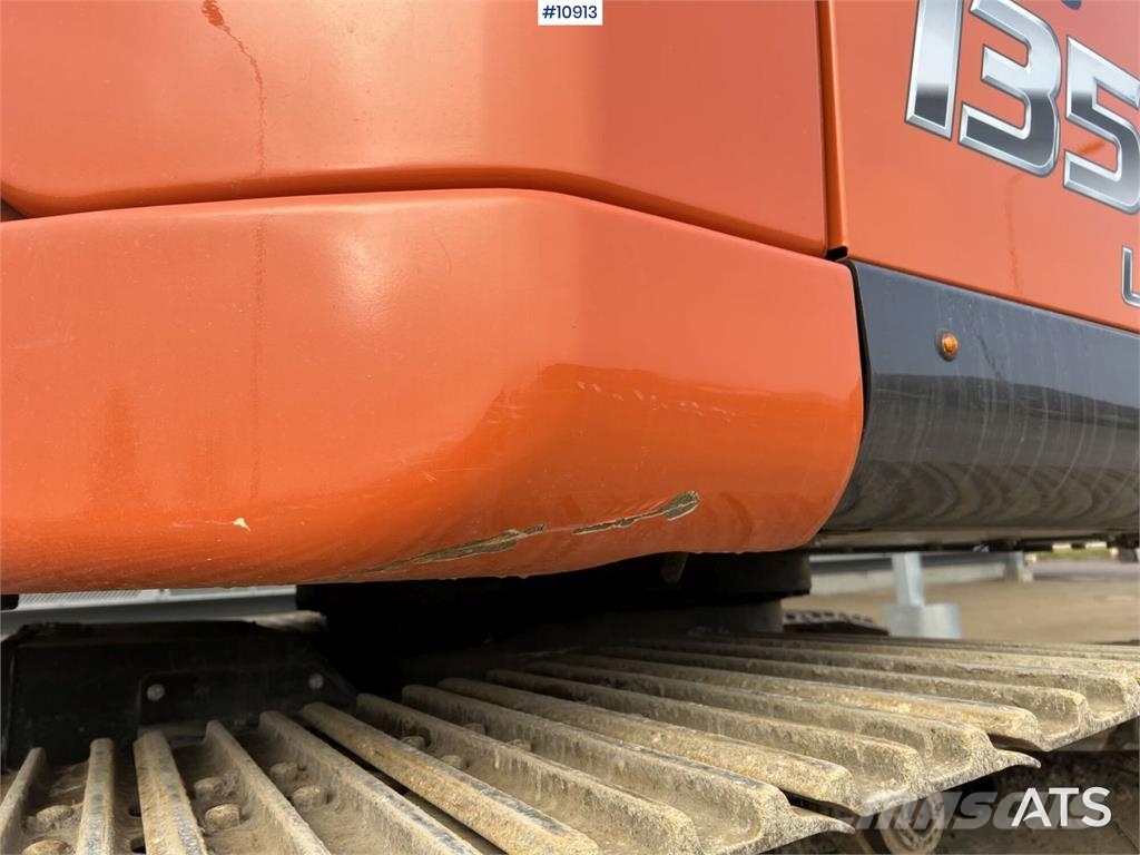 Hitachi ZX135US-7 Crawler Excavator with Attachments Bagri goseničarji