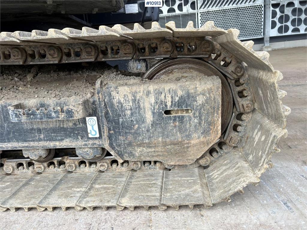 Hitachi ZX135US-7 Crawler Excavator with Attachments Bagri goseničarji