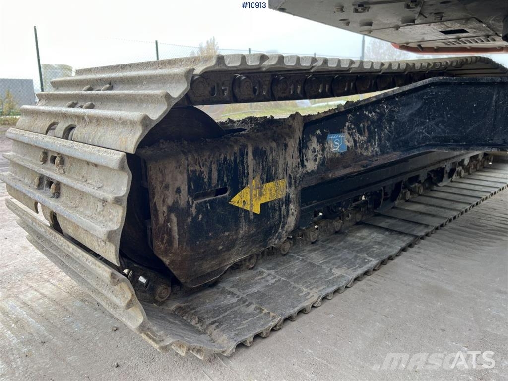 Hitachi ZX135US-7 Crawler Excavator with Attachments Bagri goseničarji