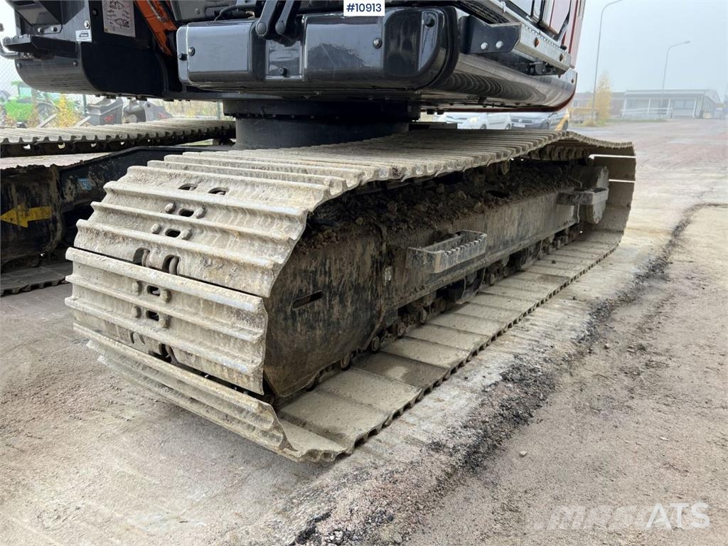 Hitachi ZX135US-7 Crawler Excavator with Attachments Bagri goseničarji