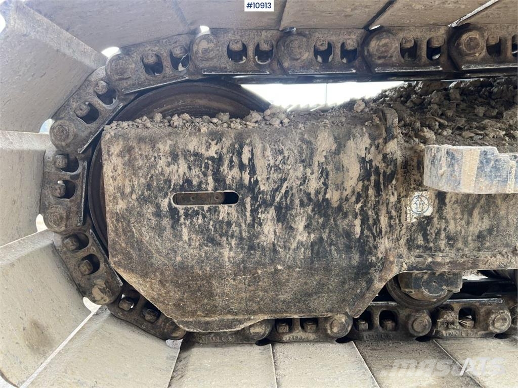 Hitachi ZX135US-7 Crawler Excavator with Attachments Bagri goseničarji