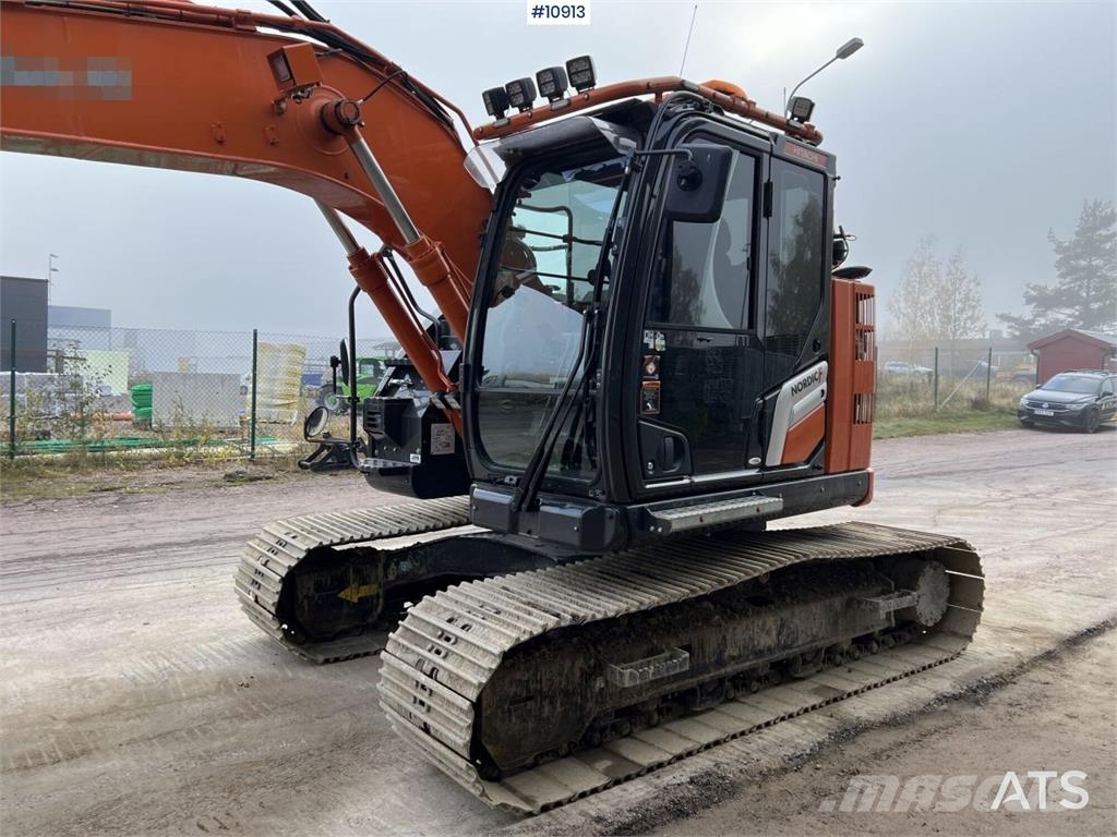 Hitachi ZX135US-7 Crawler Excavator with Attachments Bagri goseničarji