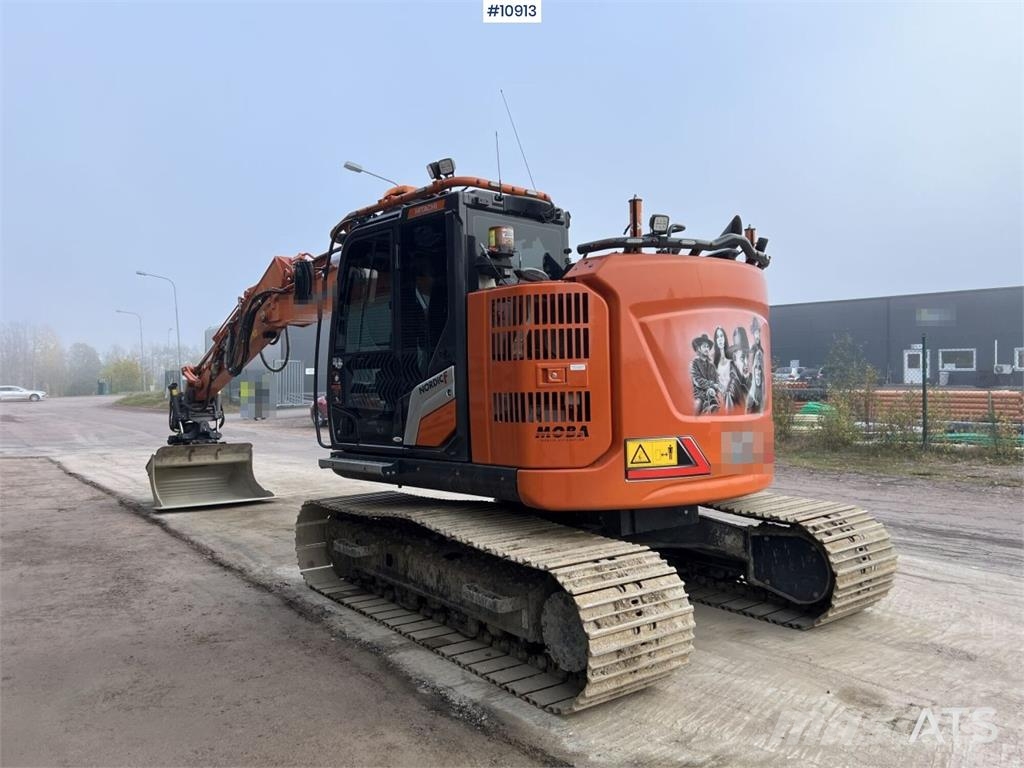 Hitachi ZX135US-7 Crawler Excavator with Attachments Bagri goseničarji