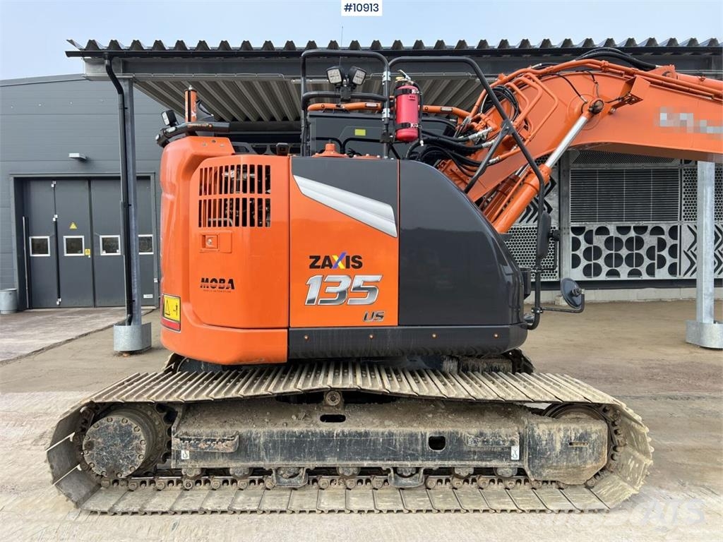 Hitachi ZX135US-7 Crawler Excavator with Attachments Bagri goseničarji