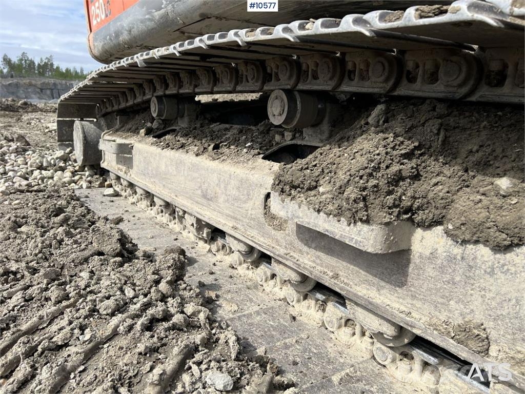Hitachi ZX250 LC-3 with tiltrotator and bucket 履帶式 挖土機/掘鑿機/挖掘機