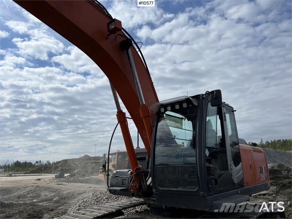 Hitachi ZX250 LC-3 with tiltrotator and bucket 履帶式 挖土機/掘鑿機/挖掘機