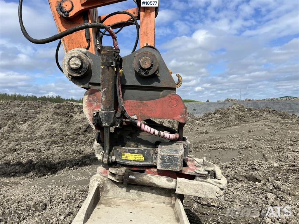 Hitachi ZX250 LC-3 with tiltrotator and bucket 履帶式 挖土機/掘鑿機/挖掘機