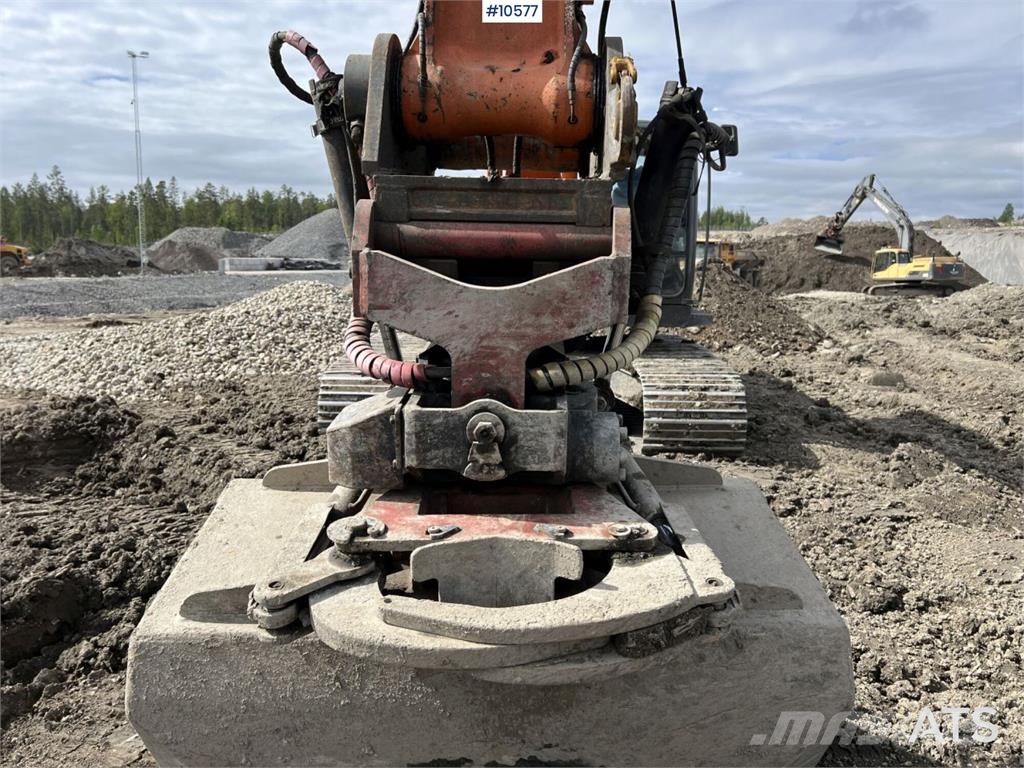 Hitachi ZX250 LC-3 with tiltrotator and bucket 履帶式 挖土機/掘鑿機/挖掘機