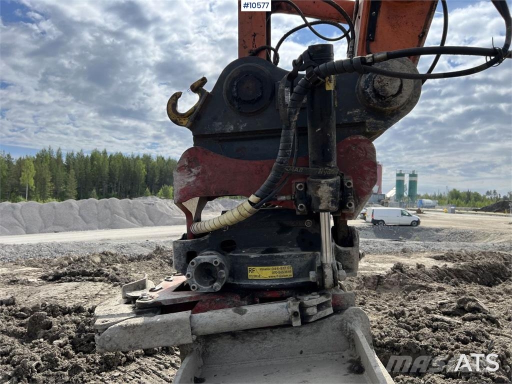 Hitachi ZX250 LC-3 with tiltrotator and bucket 履帶式 挖土機/掘鑿機/挖掘機