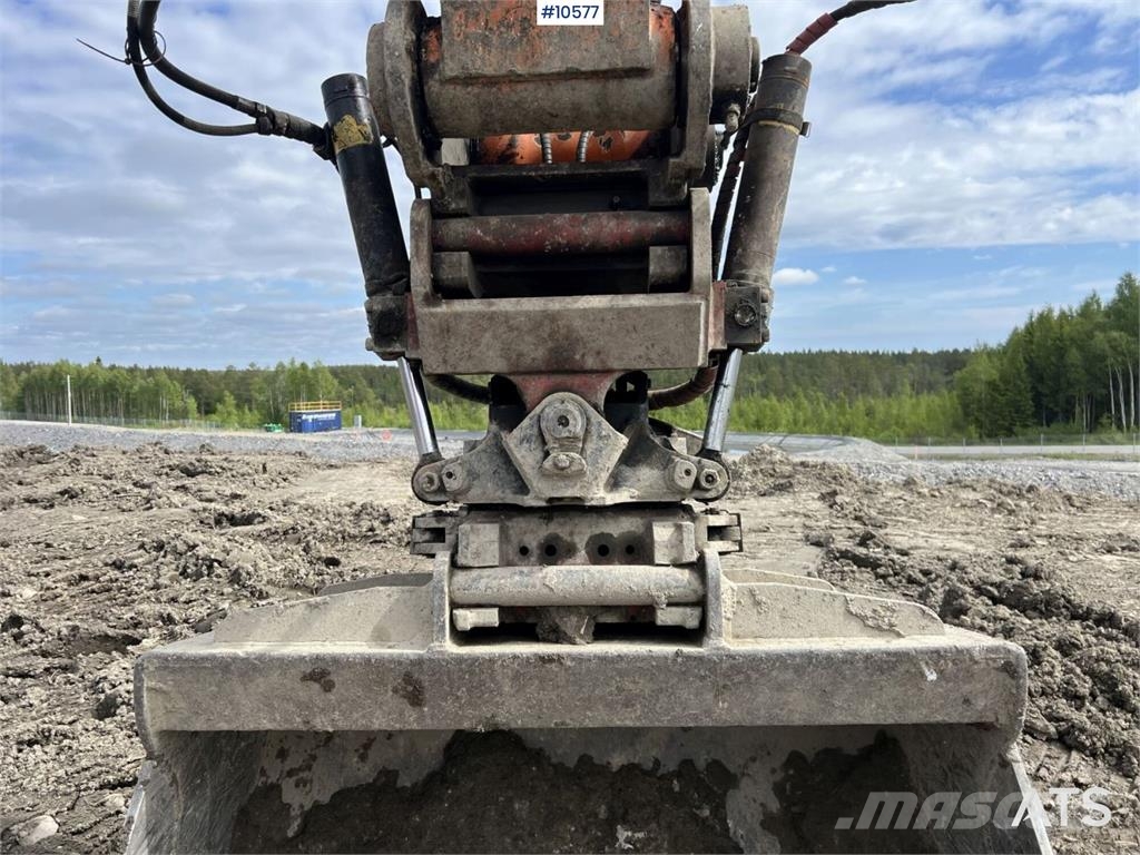 Hitachi ZX250 LC-3 with tiltrotator and bucket 履帶式 挖土機/掘鑿機/挖掘機