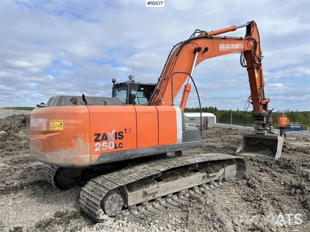 Hitachi ZX250 LC-3 with tiltrotator and bucket 履帶式 挖土機/掘鑿機/挖掘機