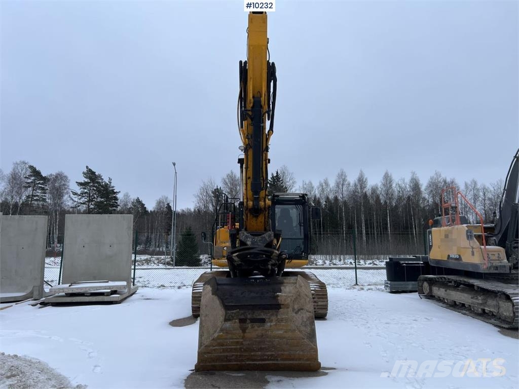 JCB JS 220 LC 履带挖掘机
