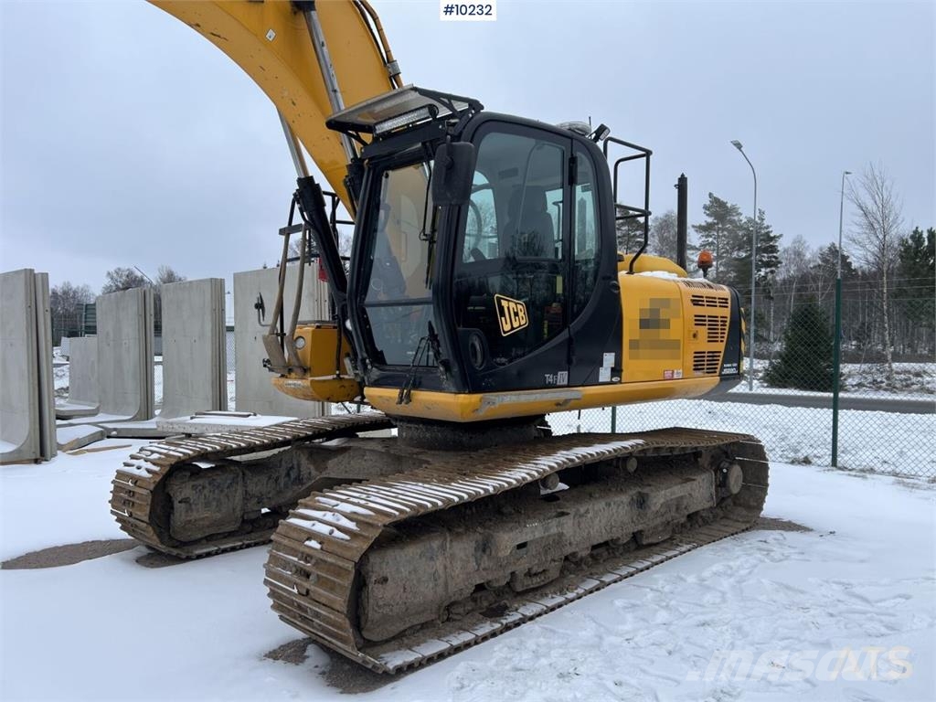 JCB JS 220 LC 履带挖掘机
