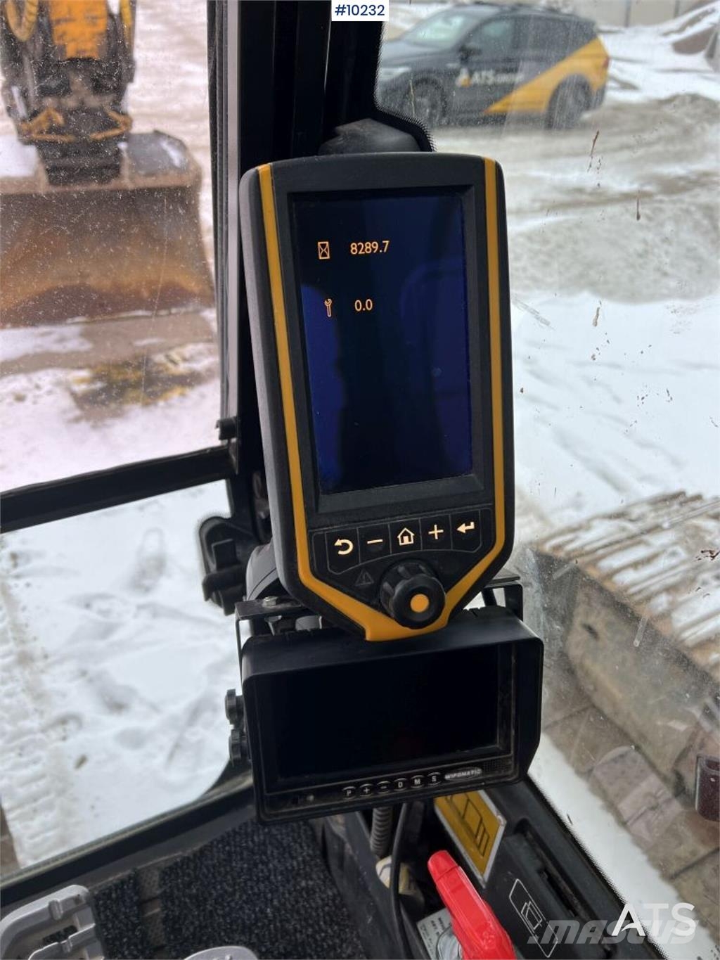 JCB JS 220 LC 履带挖掘机