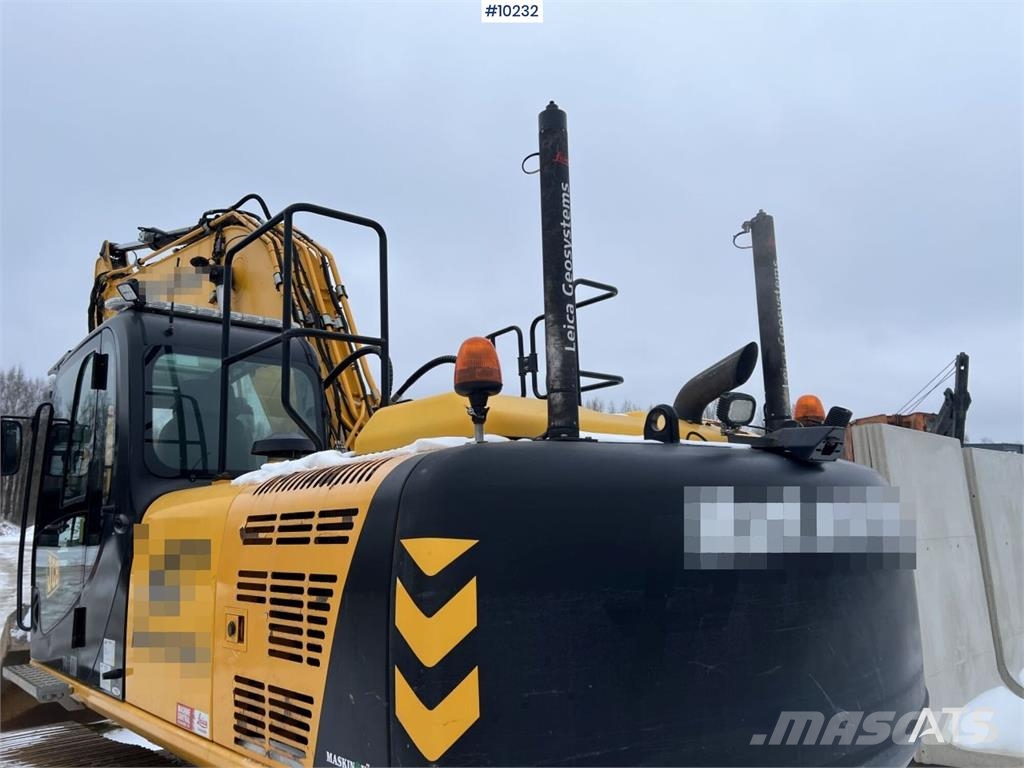 JCB JS 220 LC 履带挖掘机