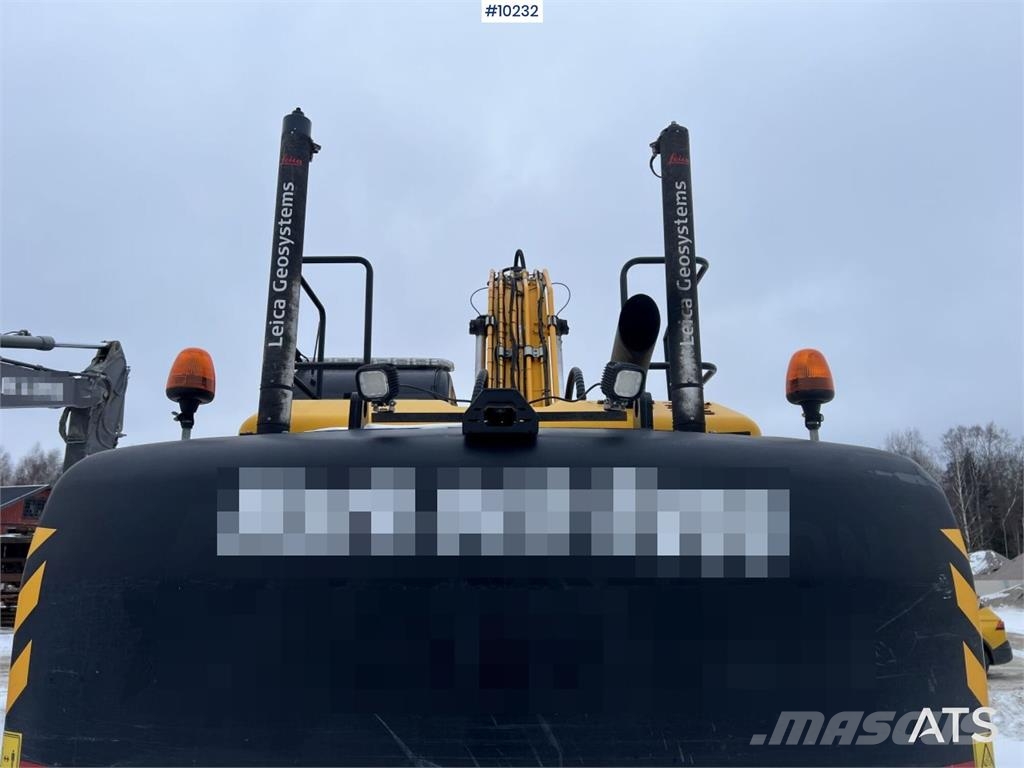 JCB JS 220 LC 履带挖掘机