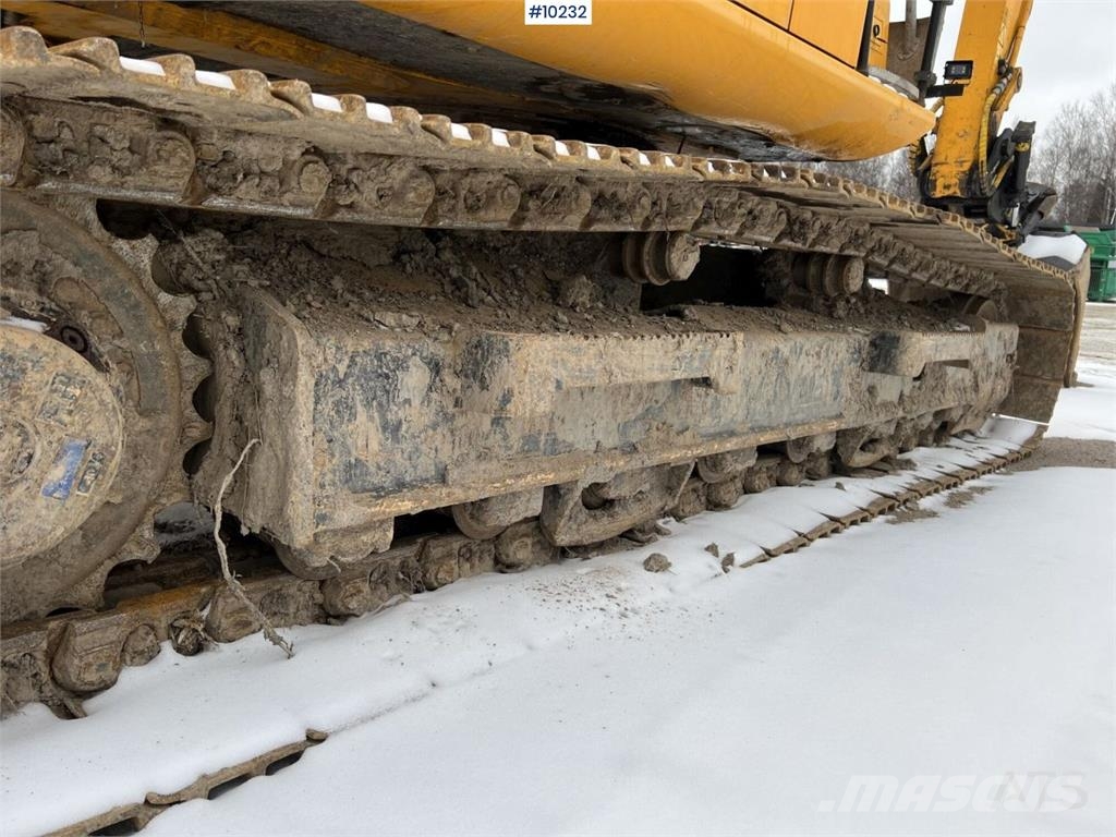 JCB JS 220 LC 履带挖掘机
