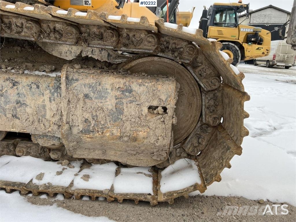 JCB JS 220 LC 履带挖掘机