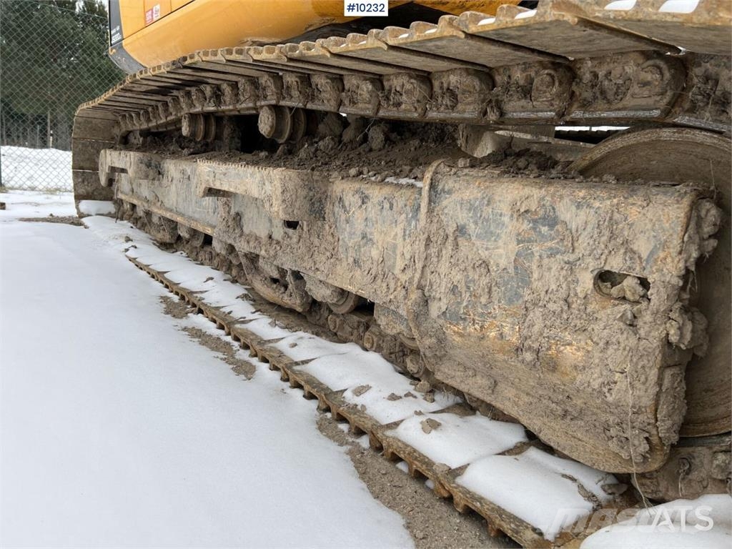 JCB JS 220 LC 履带挖掘机