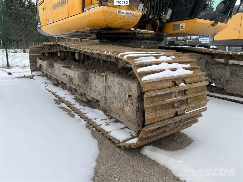 JCB JS 220 LC 履带挖掘机