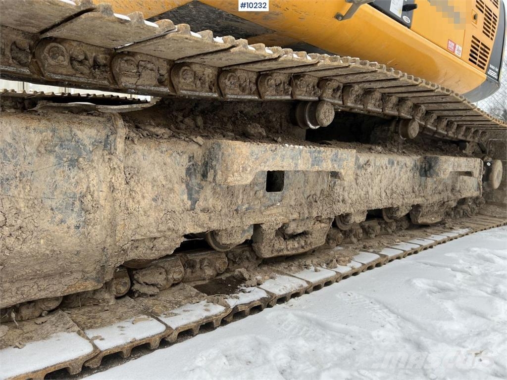 JCB JS 220 LC 履带挖掘机