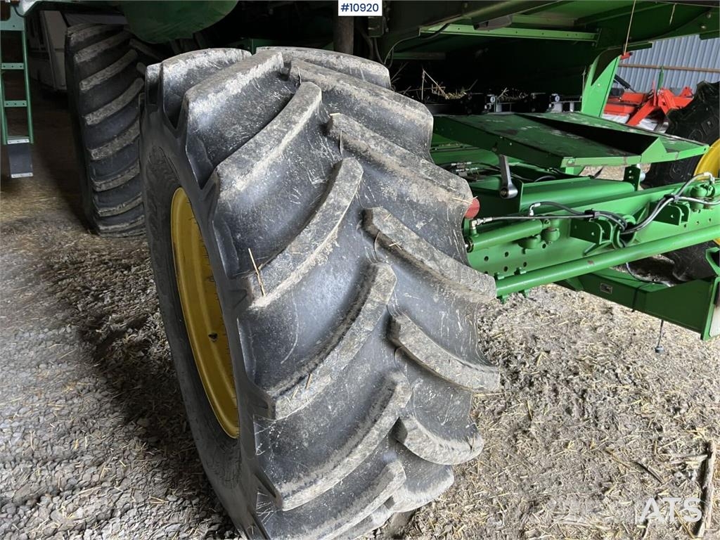 John Deere W540 حصادات