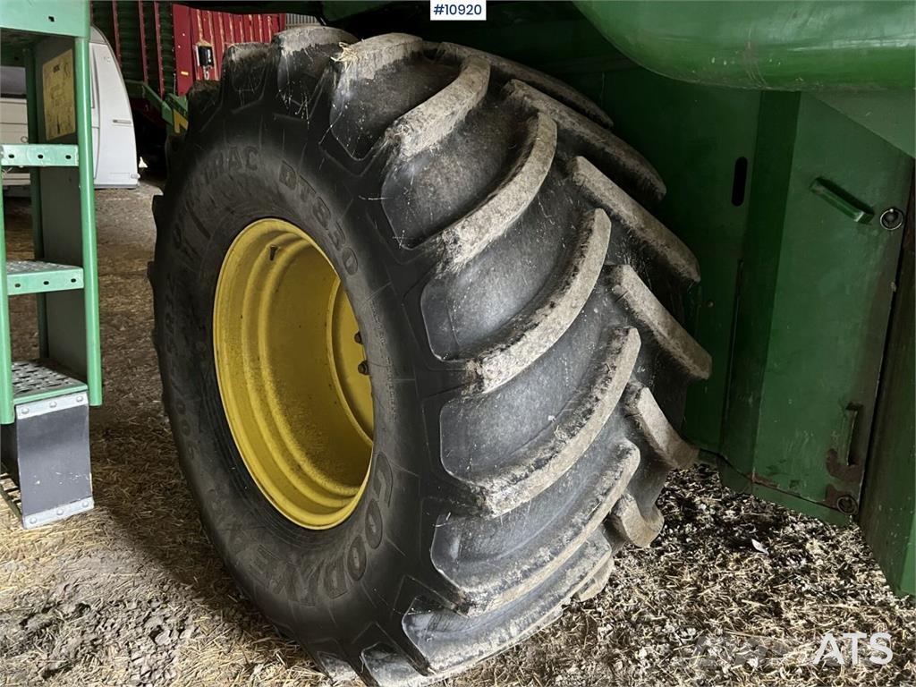 John Deere W540 حصادات