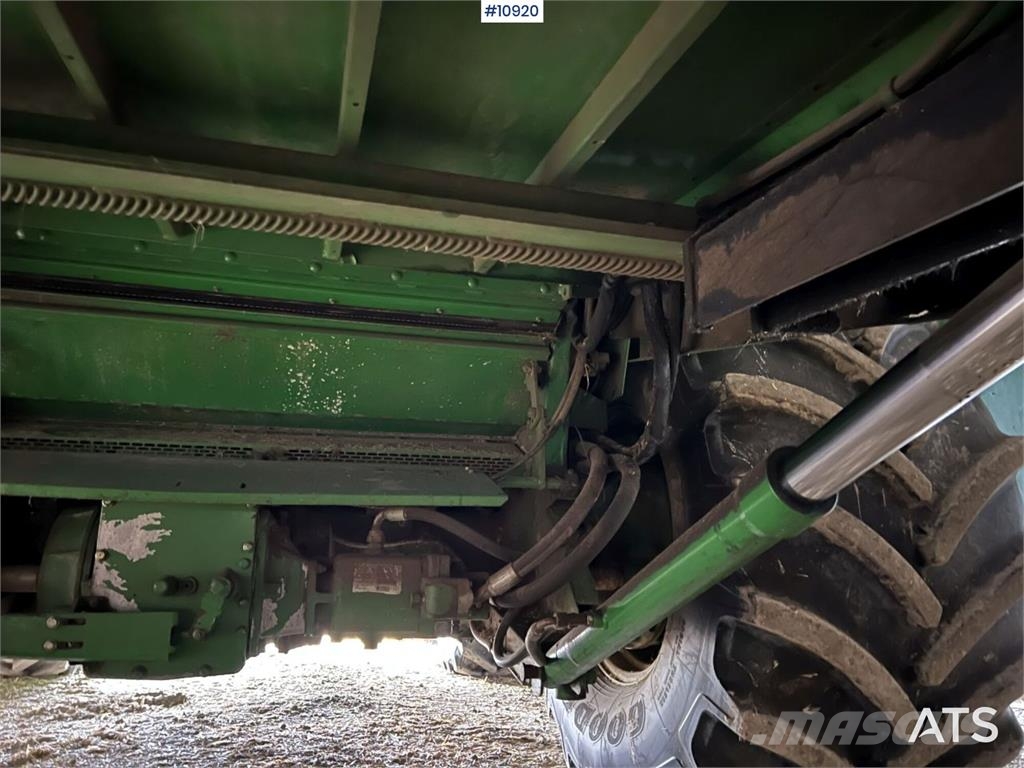 John Deere W540 حصادات