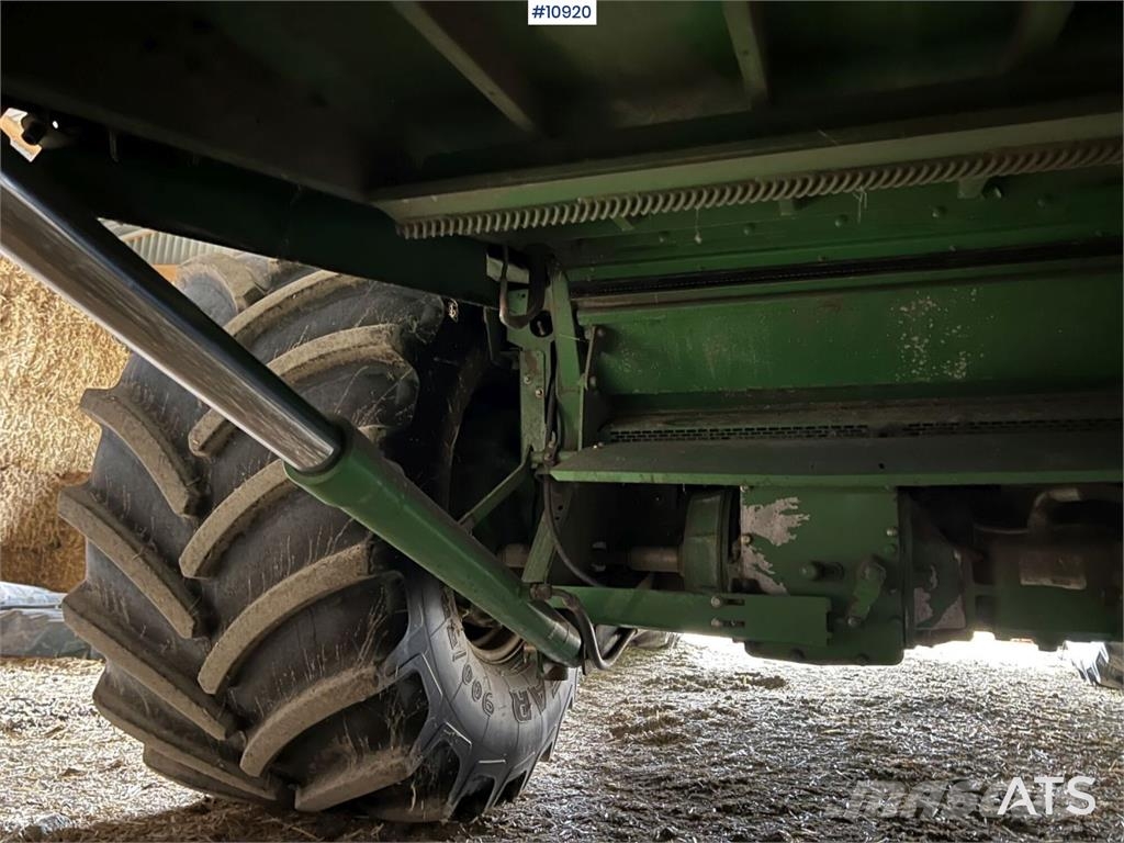 John Deere W540 حصادات