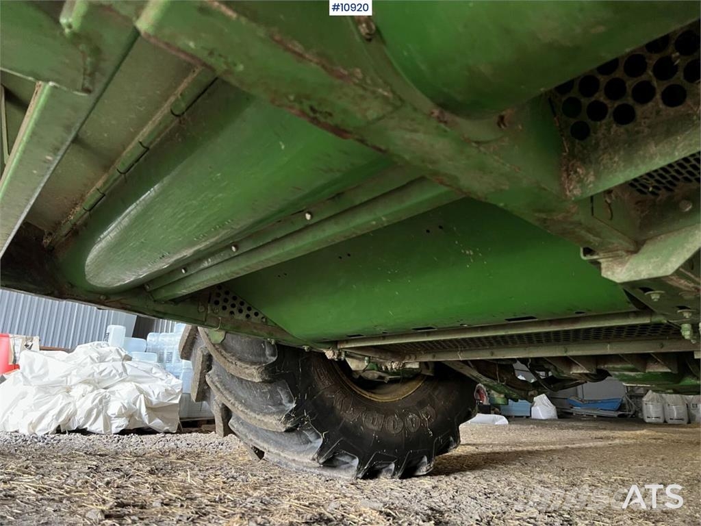 John Deere W540 حصادات