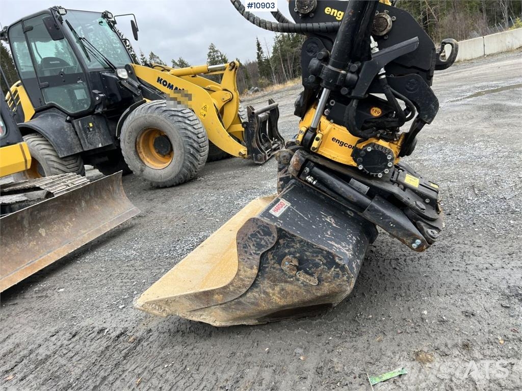 Komatsu PC78US with Bucket Crawler excavators