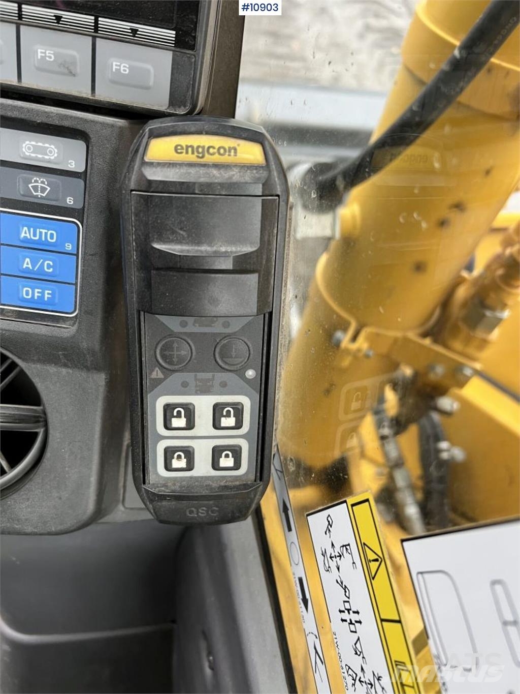 Komatsu PC78US with Bucket Crawler excavators