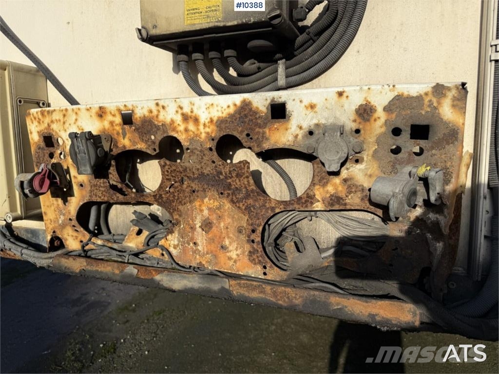 Krone SD Refrigerated and Freezer Trailer Kühlauflieger