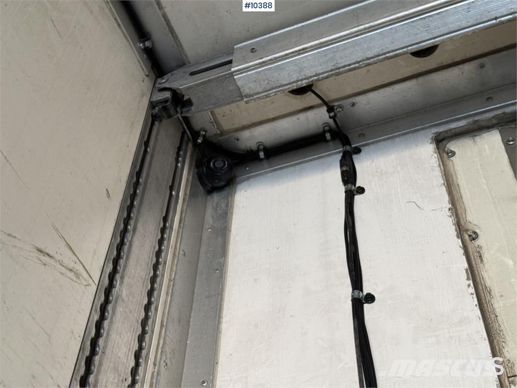 Krone SD Refrigerated and Freezer Trailer Kühlauflieger