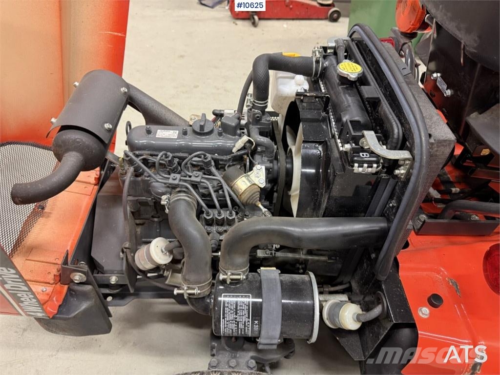 Kubota F1900 Diesel 4WD Ride-On Mower Gå-bak gressklippere