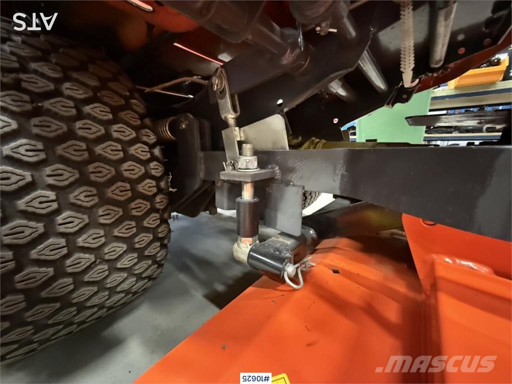 Kubota F1900 Diesel 4WD Ride-On Mower Gå-bak gressklippere