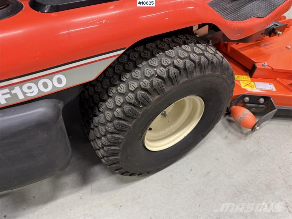Kubota F1900 Diesel 4WD Ride-On Mower Gå-bak gressklippere
