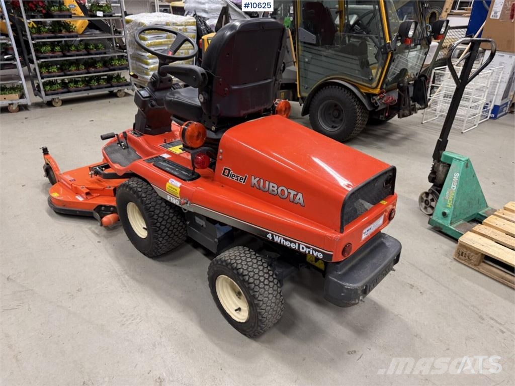 Kubota F1900 Diesel 4WD Ride-On Mower Gå-bak gressklippere