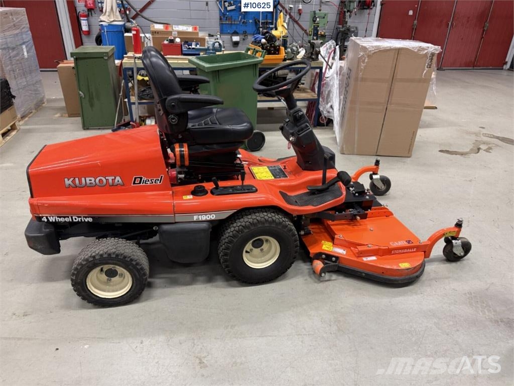 Kubota F1900 Diesel 4WD Ride-On Mower Gå-bak gressklippere